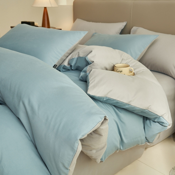 91家纺网 家纺一手货源 找家纺 2025新款全棉13372水洗棉双拼四件套（影棚亮光） 安然蓝+毛毯灰