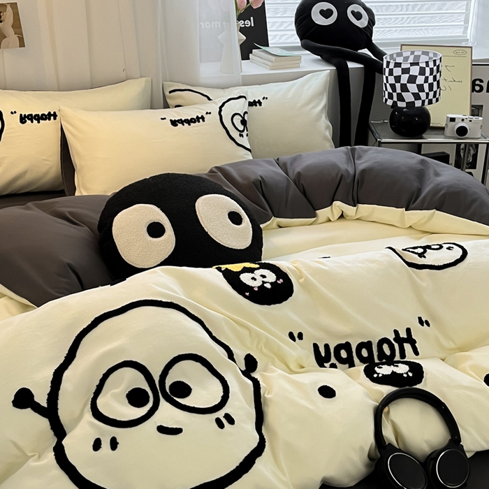 91家纺网 家纺一手货源 找家纺 沐慕 2025新款简约亲肤毛巾绣四件套 黑球球-米灰