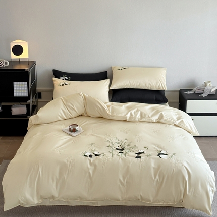 91家纺网 家纺一手货源 找家纺 佰亿莱 2025新款100s长绒棉四件套 熊有成竹-奶白