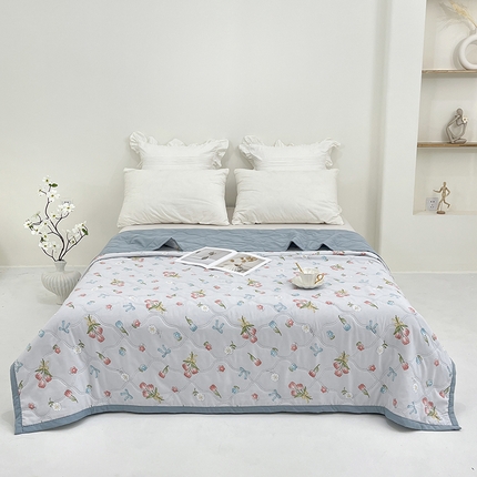 91家纺网 家纺一手货源 找家纺 诗雅纺织 2025新款超柔水洗棉夏凉被空调被 蓝色妖姬