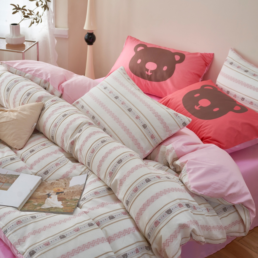 91家纺网 家纺一手货源 找家纺 金丝鸟家纺 2025新款专版全棉三层纱提花四件套波纹小熊系列 波纹小熊粉