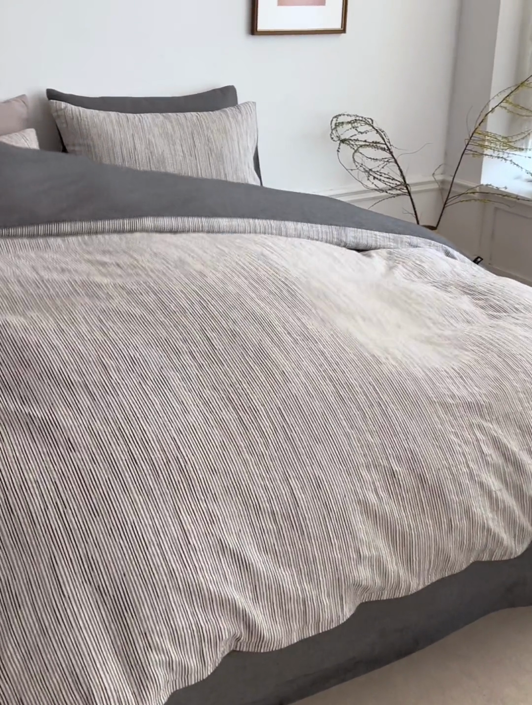 91家纺网 家纺一手货源 找家纺 安莱生活 2025新款60s色织大提花秘境条纹四件套系列 灰白混条