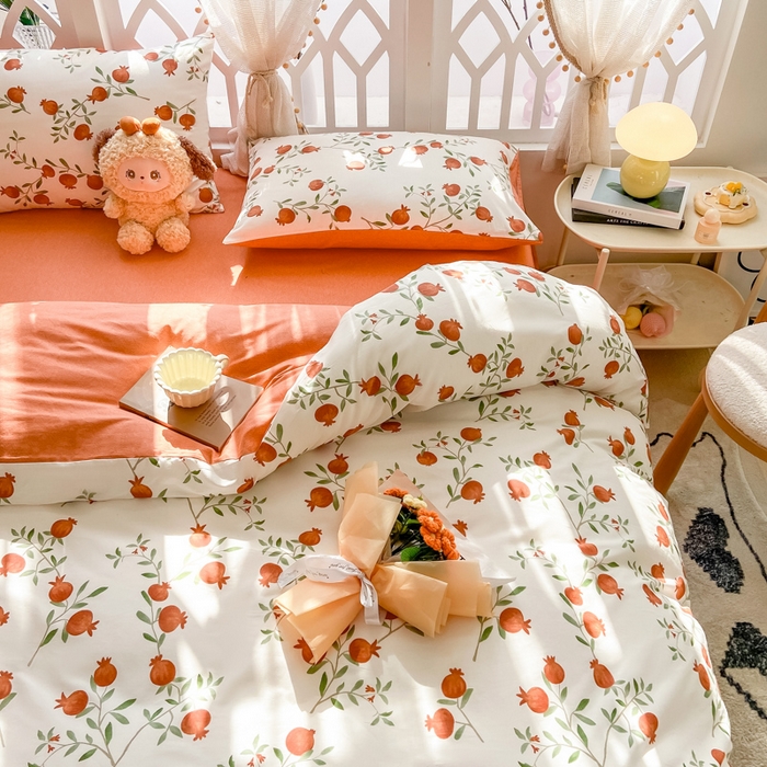 91家纺网 家纺一手货源 找家纺 宜家坊 2025早春新品全棉纯棉喷气13070小清新印花纯棉四件套-风格二 红了石榴