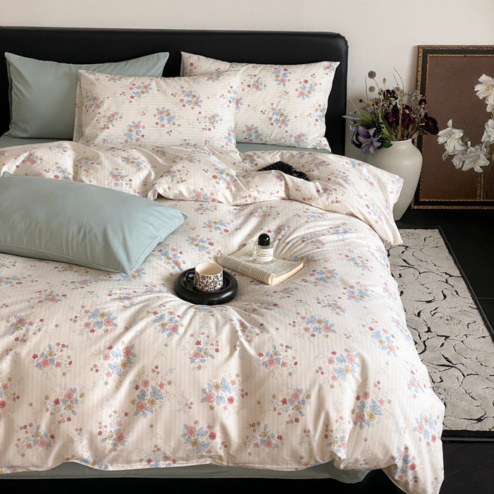 91家纺网 家纺一手货源 找家纺 宜家坊 2025开春新品全棉喷气13070小清新印花纯棉全棉四件套-风格一 淡雅花影