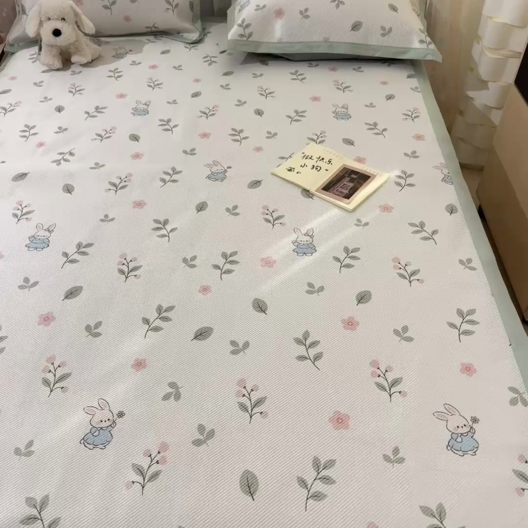 91家纺网 家纺一手货源 找家纺 川悦生活 2025新款数码印花冰藤席 春田蜜兔