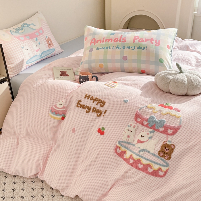 91家纺网 家纺一手货源 找家纺 沐慕 2025新款大版印加绣款四件套 游乐园