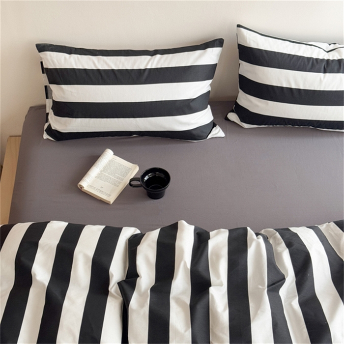 91家纺网 家纺一手货源 找家纺 金丝鸟家纺 2025新款全棉斜纹印花条纹系列四件套及单品 黑白世界