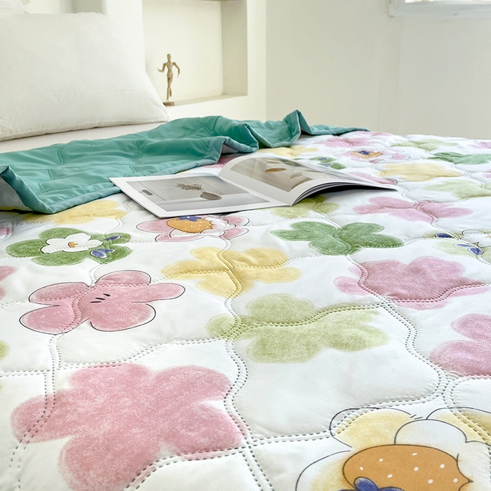 91家纺网 家纺一手货源 找家纺 诗雅纺织 2025新款超柔水洗棉夏凉被空调被 落英缤纷