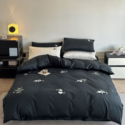 91家纺网 家纺一手货源 找家纺 佰亿莱 2025新款100s长绒棉四件套 竹中熊猫-藏青