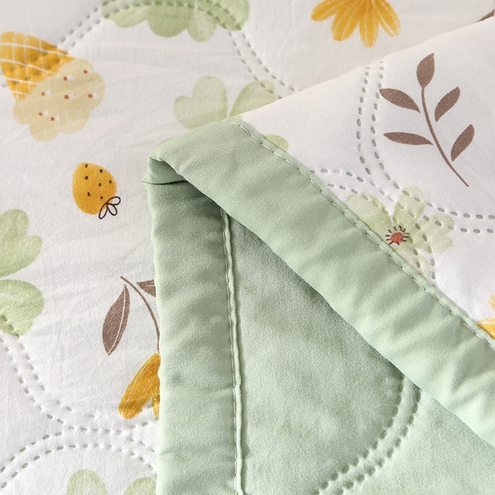 91家纺网 家纺一手货源 找家纺 诗雅纺织 2025新款超柔水洗棉夏凉被空调被 绿色小花