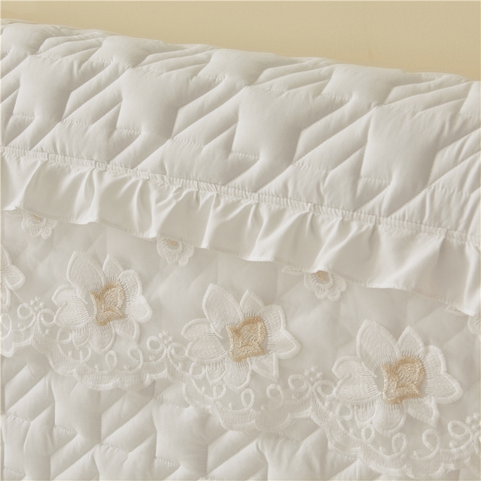 91家纺网 家纺一手货源 找家纺 十个点家纺 2025新款千鸟格磨毛绗缝夹棉纯色花边床头罩 经典白色