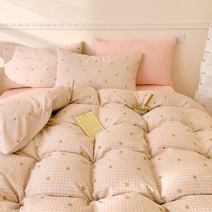 91家纺网 家纺一手货源 找家纺 DoDo 兜兜 2026新款全棉双层纱印花四件套（可定做尺寸） 格子草莓