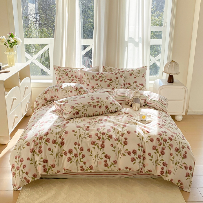 91家纺网 家纺一手货源 找家纺 宜家坊 2025早春新品全棉纯棉喷气13070小清新印花纯棉四件套-风格二 邂逅