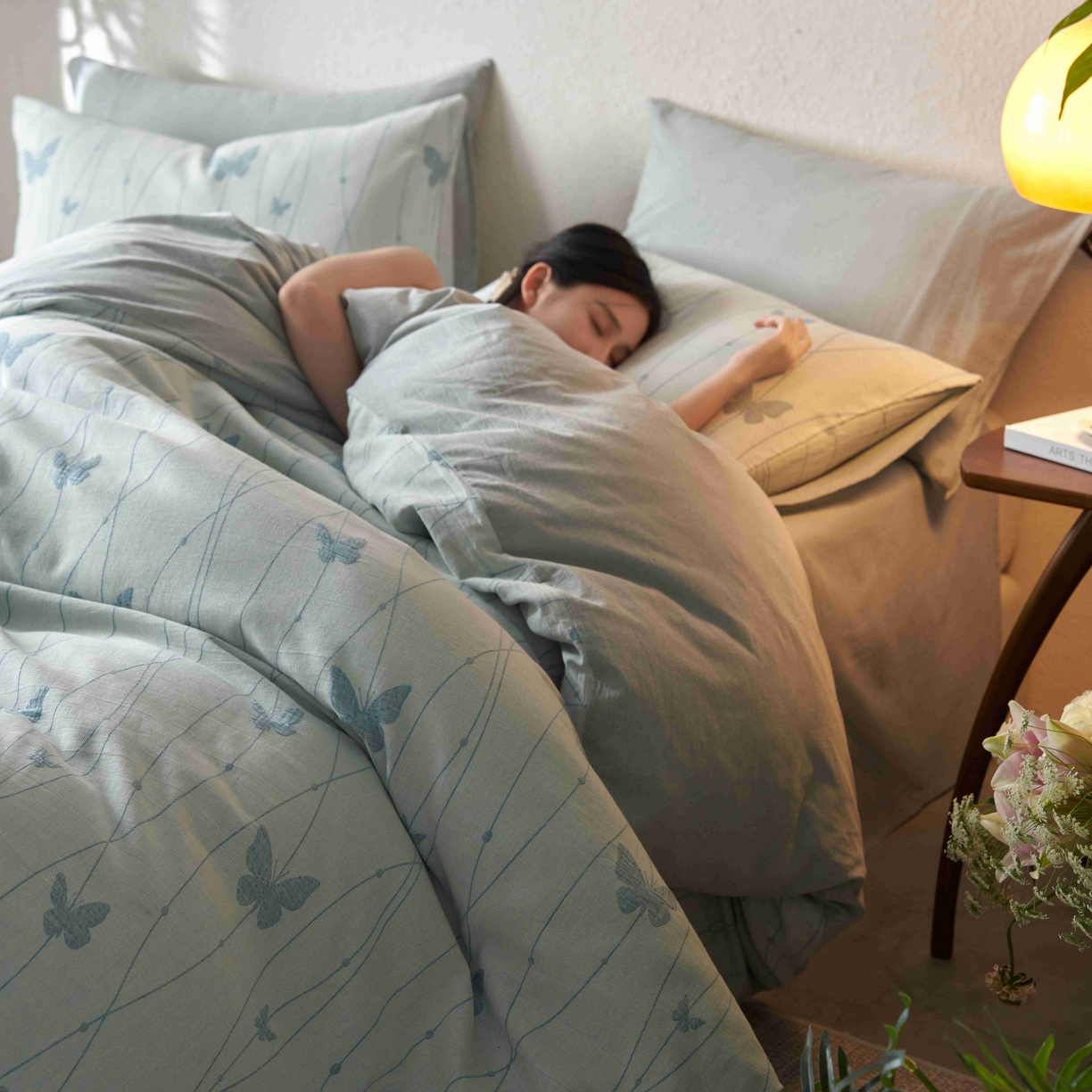 91家纺网 家纺一手货源 找家纺 安莱生活 2025新款60s双层纱色织大提花蝶舞翩翩四件套系列 蝶舞翩翩-浅蓝