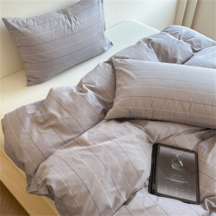 91家纺网 家纺一手货源 找家纺 金丝鸟家纺 2025新款全棉斜纹印花条纹系列四件套及单品 追忆灰