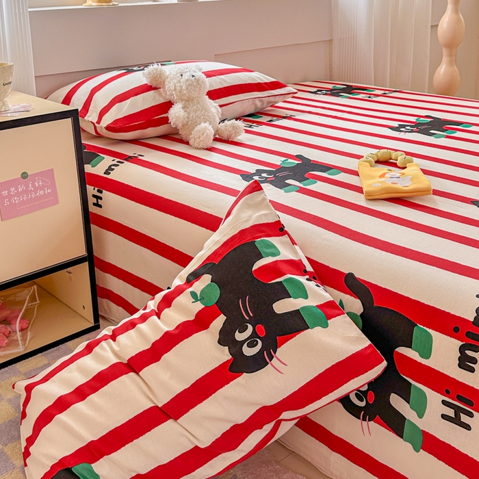 91家纺网 家纺一手货源 找家纺 吉象家纺 2025新款高支密全棉印花单品系列-单床单 红线条小黑猫