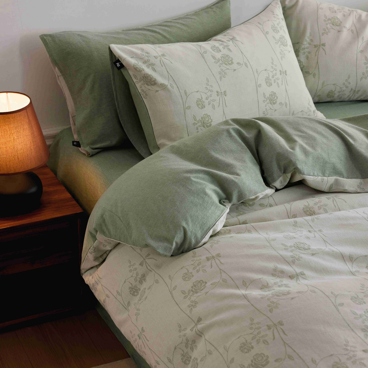 91家纺网 家纺一手货源 找家纺 安莱生活 2025新款60s双层纱色织大提花枝上玫瑰四件套系列 枝上玫瑰-草绿