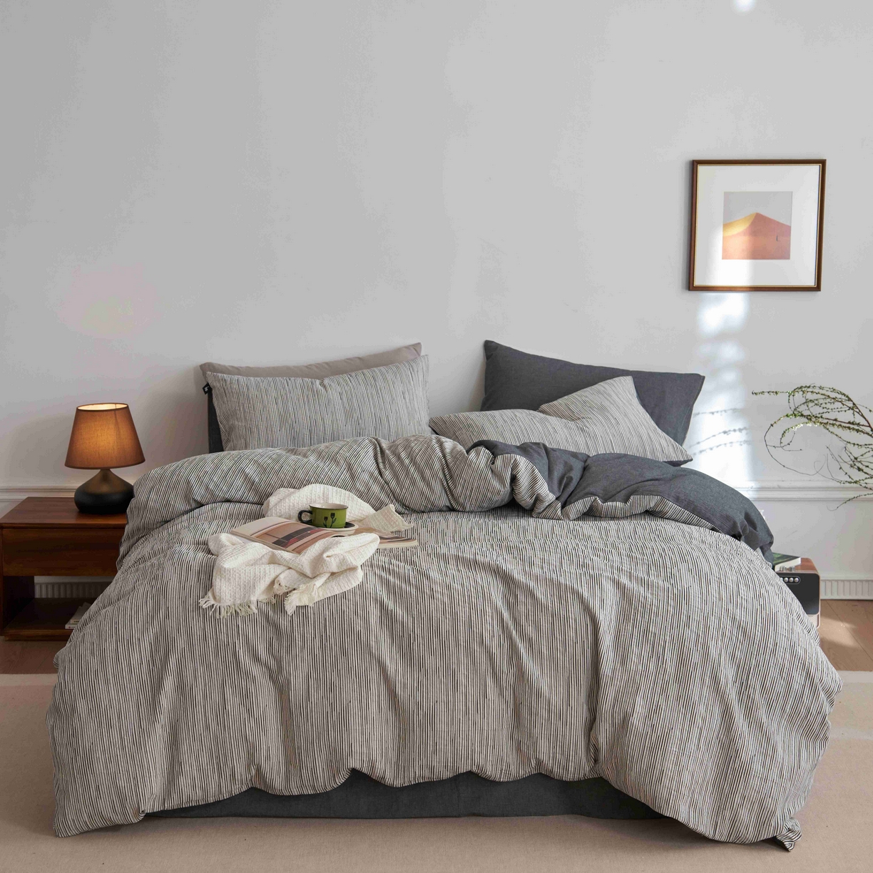 91家纺网 家纺一手货源 找家纺 安莱生活 2025新款60s色织大提花秘境条纹四件套系列 灰白混条