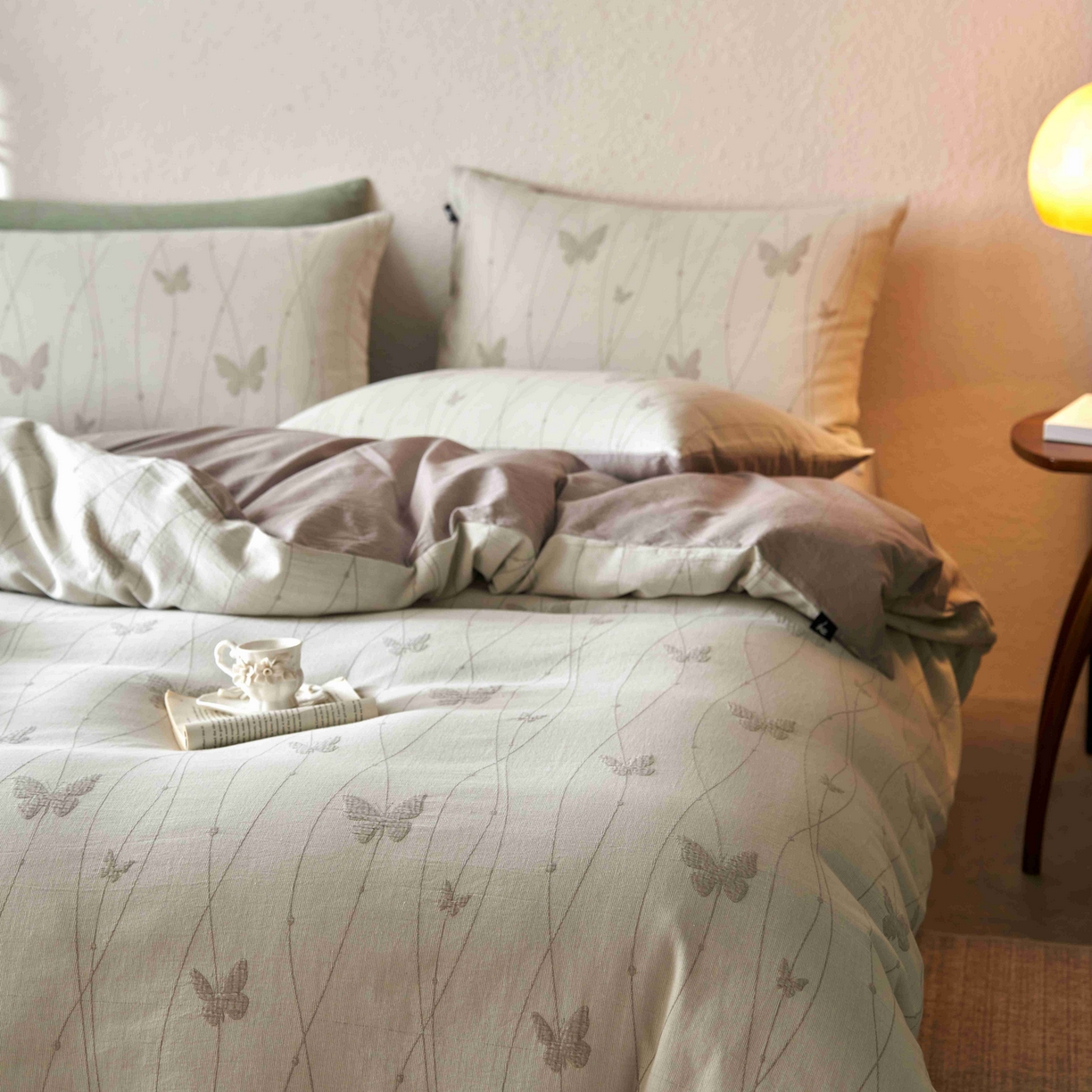 91家纺网 家纺一手货源 找家纺 安莱生活 2025新款60s双层纱色织大提花蝶舞翩翩四件套系列 蝶舞翩翩-银灰