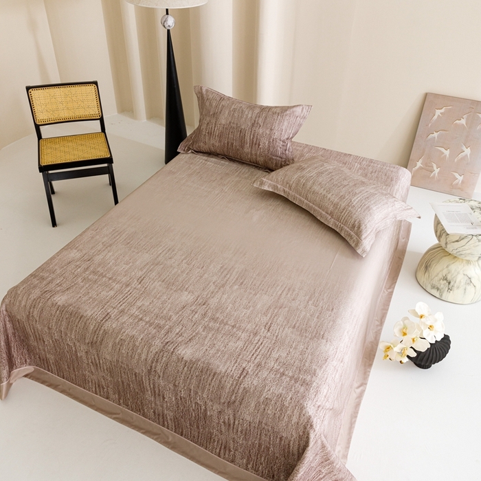 91家纺网 家纺一手货源 找家纺 舒慕 2025新款天丝竹纤维凉席三件套 洛卡-咖