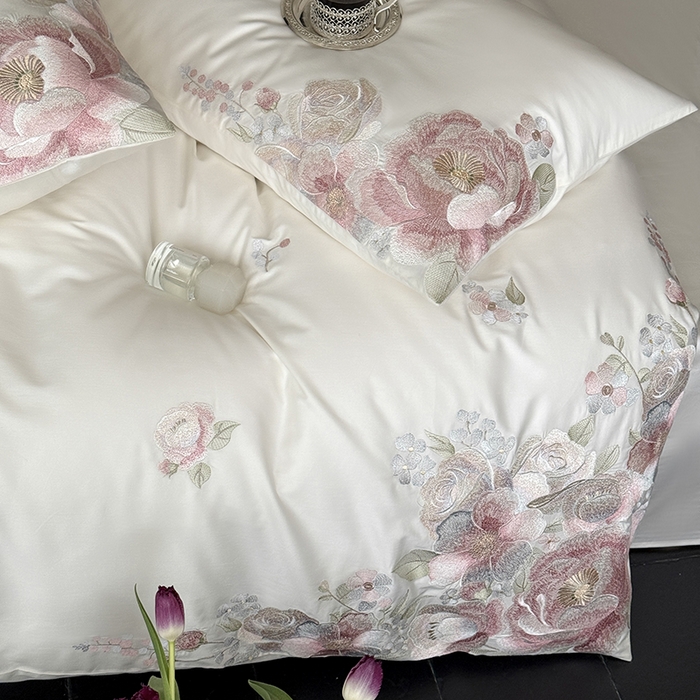 91家纺网 家纺一手货源 找家纺 鹿班家居 2025春夏款100S长绒棉精密刺绣-甜郁季风【标准会员-20元】 甜郁季风-白色