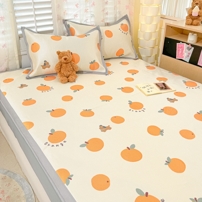 91家纺网 家纺一手货源 找家纺 2025新款小清新数码印花床笠款冰藤席 床笠橘柚