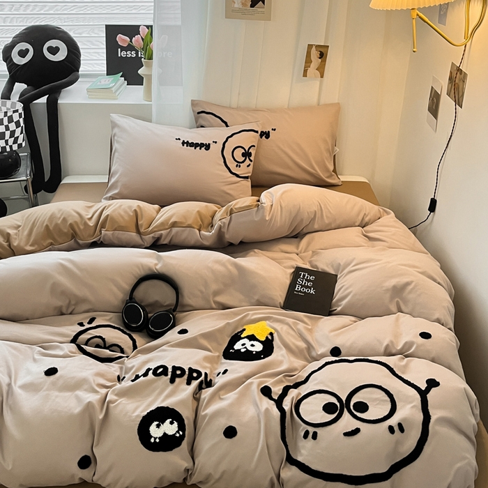 91家纺网 家纺一手货源 找家纺 沐慕 2025新款简约亲肤毛巾绣四件套 黑球球-卡其