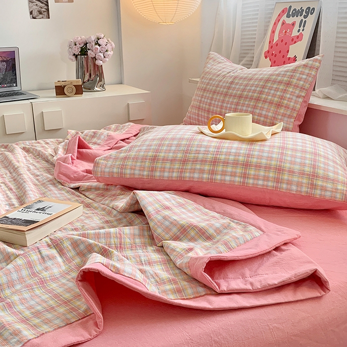 91家纺网 家纺一手货源 找家纺 水洗的故事 2025新款全棉色织水洗棉棉花夏被被子被芯 桃夭粉格