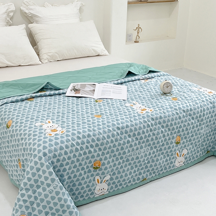 91家纺网 家纺一手货源 找家纺 诗雅纺织 2025新款超柔水洗棉夏凉被空调被 绿色小兔