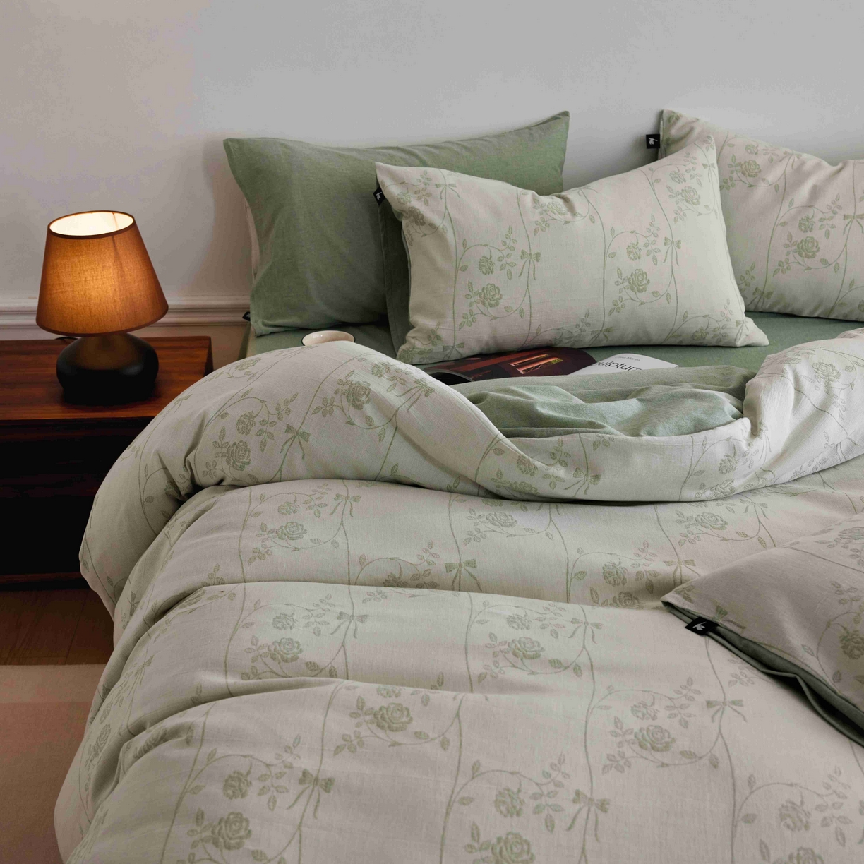 91家纺网 家纺一手货源 找家纺 （总）安莱生活 2025新款60s双层纱色织大提花枝上玫瑰四件套系列