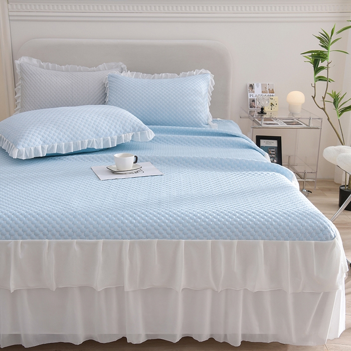 91家纺网 家纺一手货源 找家纺 赛丽雅 2025爆款A类凉感豆豆凉席三件套床裙款冰丝软席子床笠款凉席 水蓝