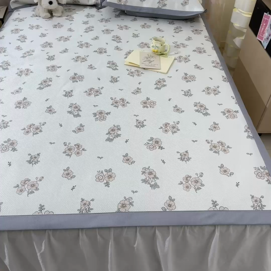 91家纺网 家纺一手货源 找家纺 川悦生活 2025新款数码印花冰藤席 桥边小花