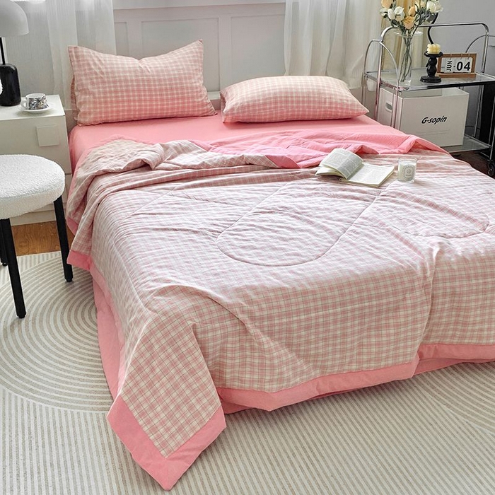 91家纺网 家纺一手货源 找家纺 水洗的故事 2025新款全棉色织水洗棉夏被&四件套 春桃格