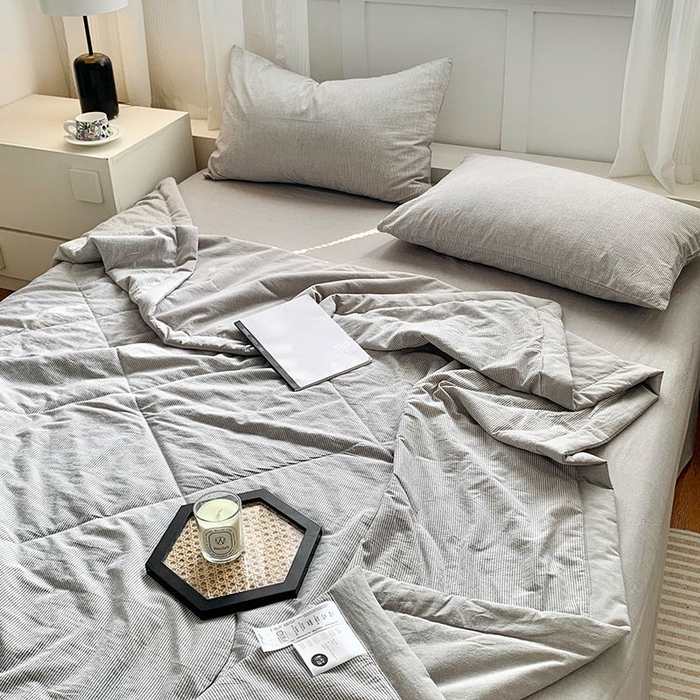 91家纺网 家纺一手货源 找家纺 水洗的故事 2025新款全棉色织水洗棉夏被&四件套 密条灰