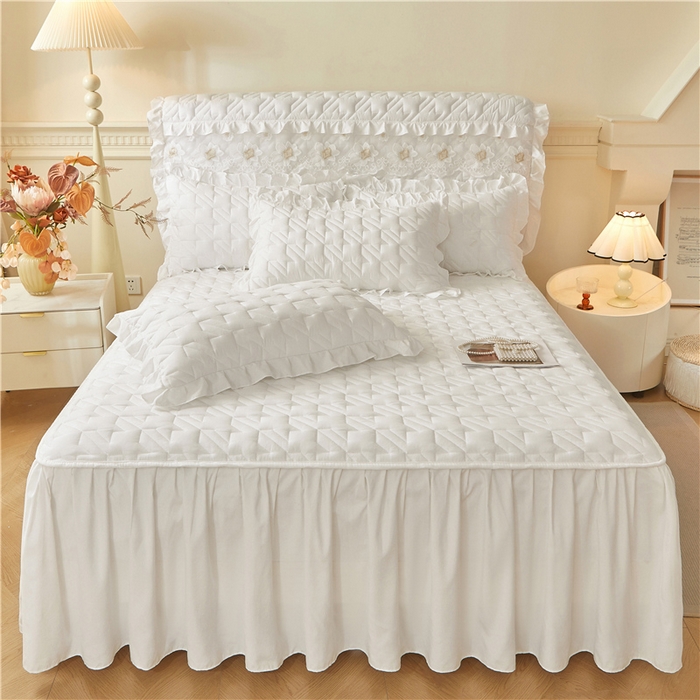 91家纺网 家纺一手货源 找家纺 （总）十个点家纺 2025新款千鸟格磨毛绗缝夹棉纯色花边床裙三件套