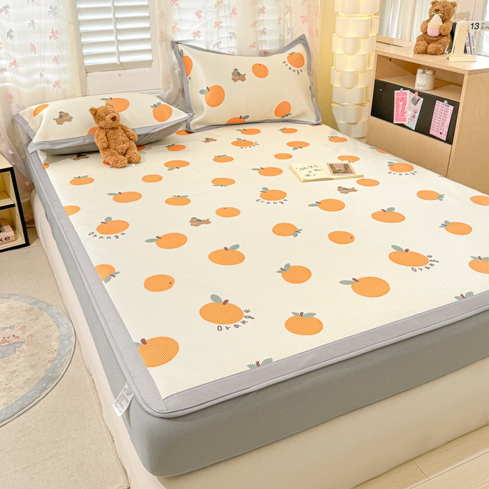 91家纺网 家纺一手货源 找家纺 2025新款小清新数码印花床笠款冰藤席 床笠橘柚