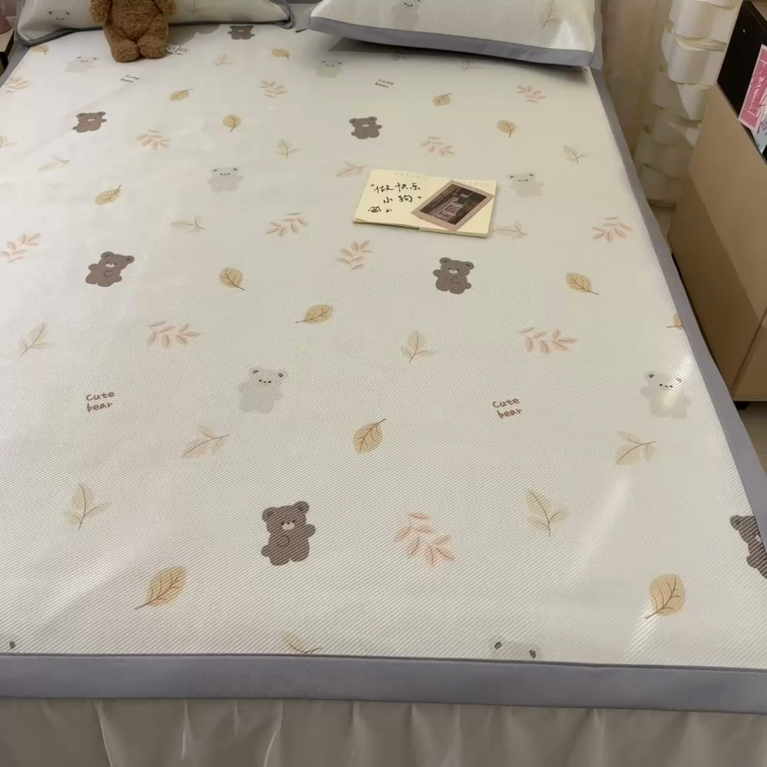 91家纺网 家纺一手货源 找家纺 川悦生活 2025新款数码印花冰藤席 小熊福