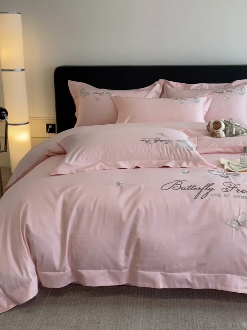 91家纺网 家纺一手货源 找家纺 （总）女子家纺 2025新款亲肤舒适轻奢简约四件套--蝶恋飞