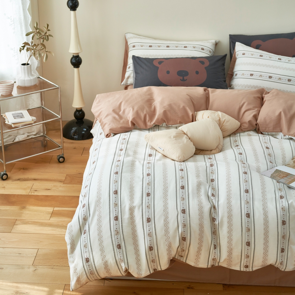 91家纺网 家纺一手货源 找家纺 金丝鸟家纺 2025新款专版全棉三层纱提花四件套波纹小熊系列 波纹小熊 咖