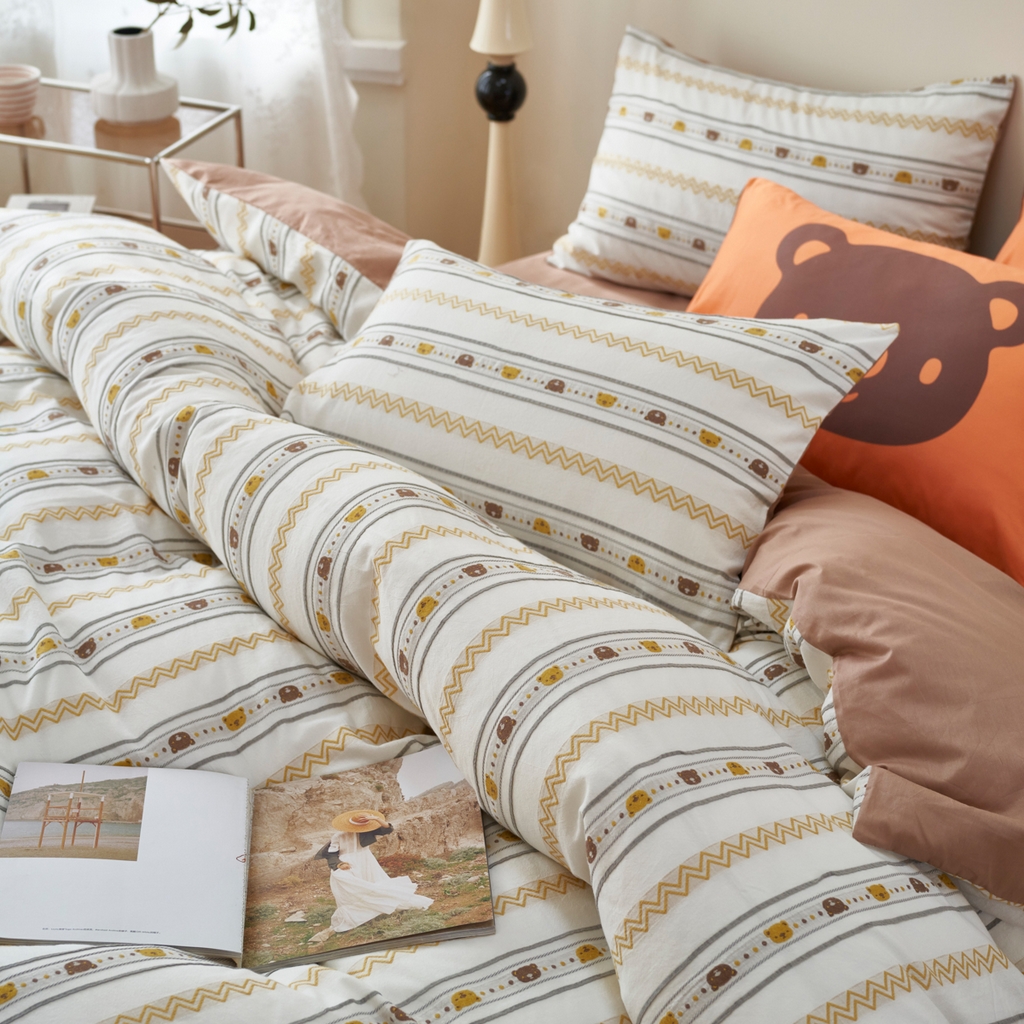 91家纺网 家纺一手货源 找家纺 金丝鸟家纺 2025新款专版全棉三层纱提花四件套波纹小熊系列 波纹小熊桔