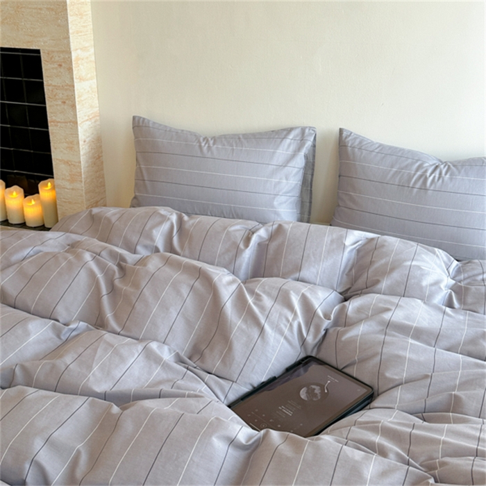 91家纺网 家纺一手货源 找家纺 金丝鸟家纺 2025新款全棉斜纹印花条纹系列四件套及单品 追忆灰