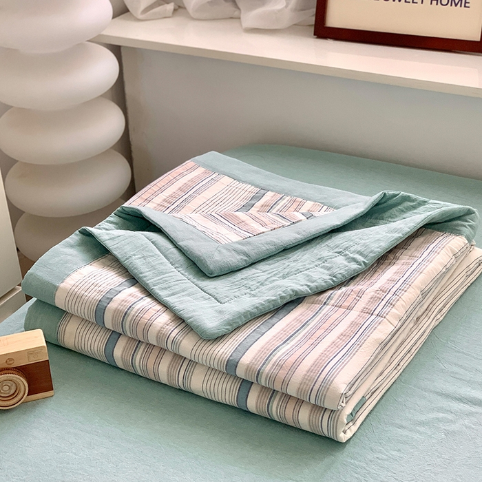 91家纺网 家纺一手货源 找家纺 水洗的故事 2025新款全棉色织水洗棉棉花夏被被子被芯 参青绿条