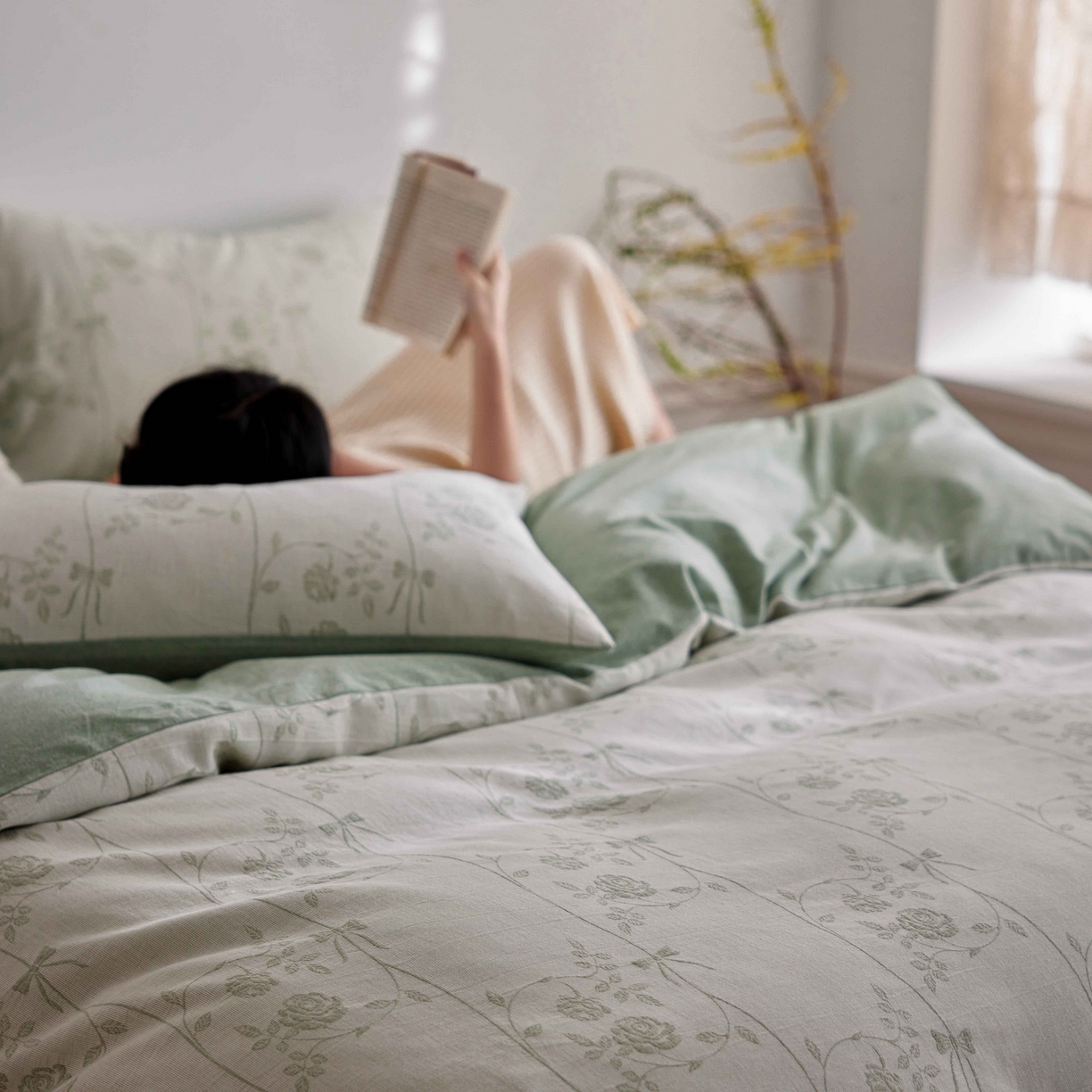 91家纺网 家纺一手货源 找家纺 安莱生活 2025新款60s双层纱色织大提花枝上玫瑰四件套系列 枝上玫瑰-草绿