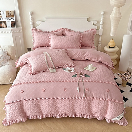 91家纺网 家纺一手货源 找家纺 兴美佳家纺 2025新款全加棉泡泡棉亲肤绗缝四件套-爱的家园 爱的家园-藕粉