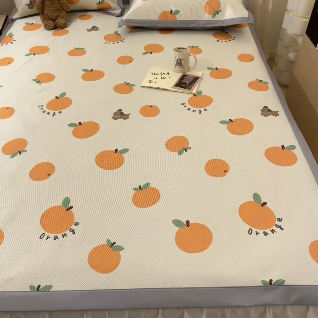 91家纺网 家纺一手货源 找家纺 2025新款小清新数码印花床笠款冰藤席 床笠橘柚