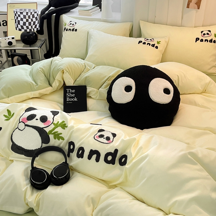 91家纺网 家纺一手货源 找家纺 沐慕 2025新款简约亲肤毛巾绣四件套 幸运熊猫-米色