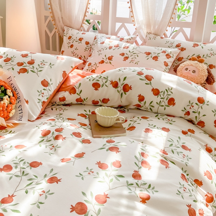 91家纺网 家纺一手货源 找家纺 宜家坊 2025早春新品全棉纯棉喷气13070小清新印花纯棉四件套-风格二 红了石榴