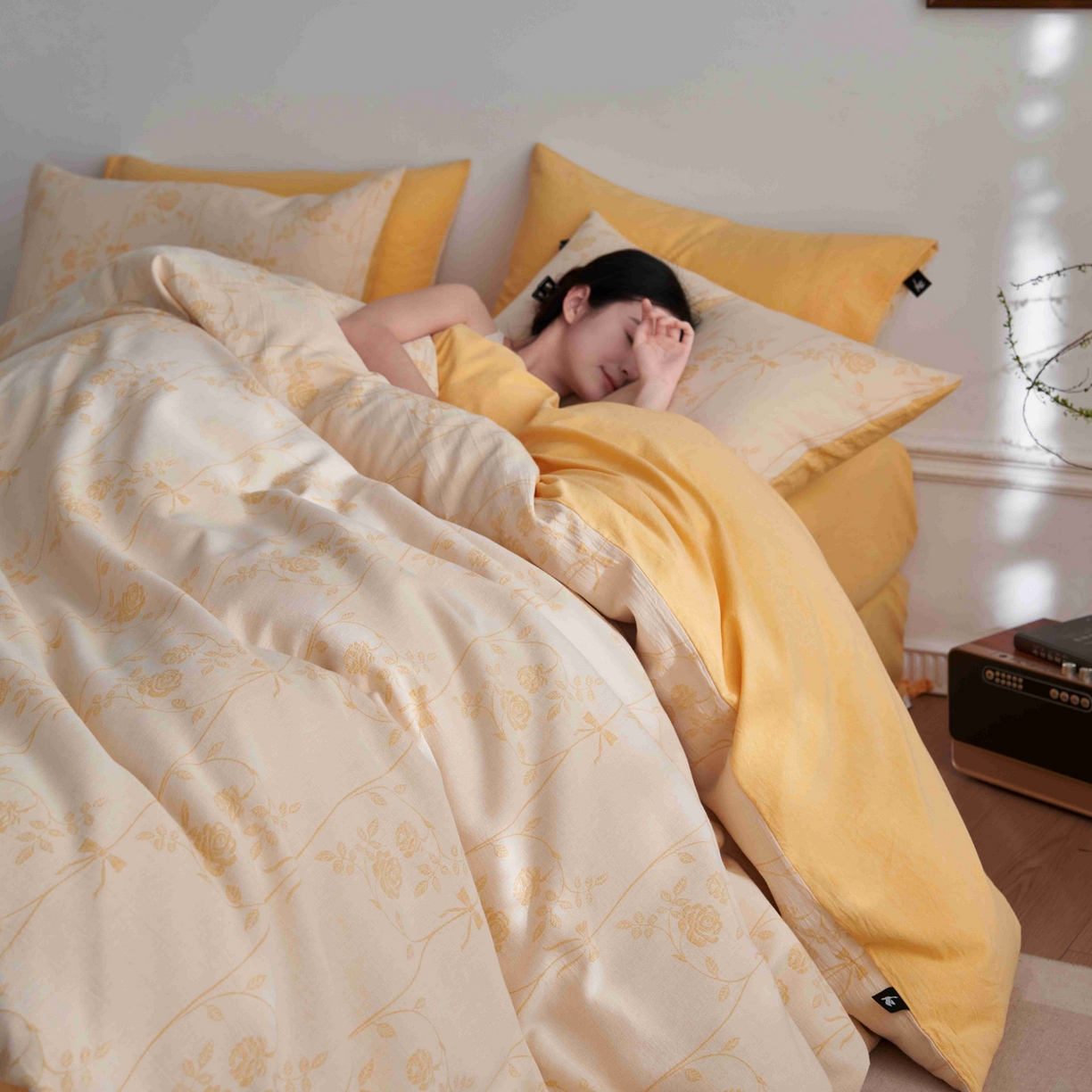 91家纺网 家纺一手货源 找家纺 安莱生活 2025新款60s双层纱色织大提花枝上玫瑰四件套系列 枝上玫瑰-嫩黄