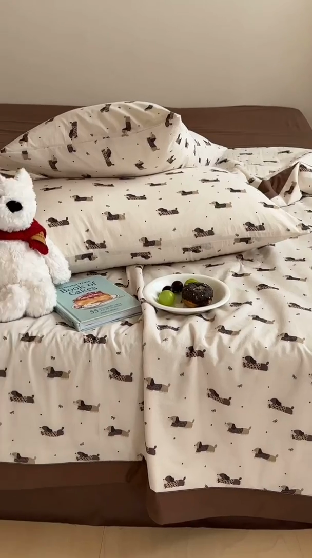 91家纺网 家纺一手货源 找家纺 大彩家居 2025新款全棉有氧水洗纱布夏被夏凉被 腊肠狗