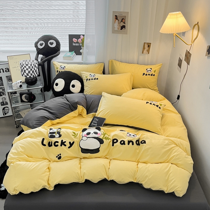 91家纺网 家纺一手货源 找家纺 沐慕 2025新款简约亲肤毛巾绣四件套 幸运熊猫-黄色